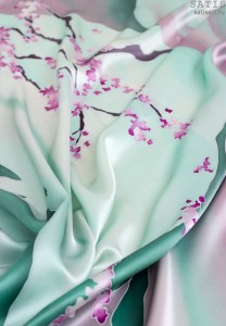 платок шейный из натурального шёлка  САКУРА НА БЕРЕГУ  бирюзово-розовый